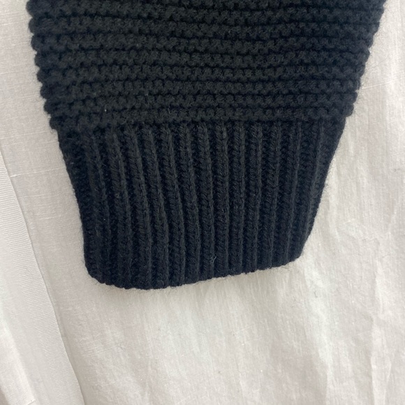 New- Double Zero Long Sleeve Black & White Crew Neck Pullover Sweater - Picture 6 of 6